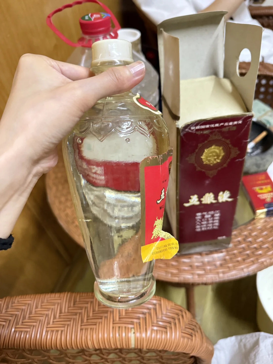 这五粮液是哪年的呀？还能喝吗？