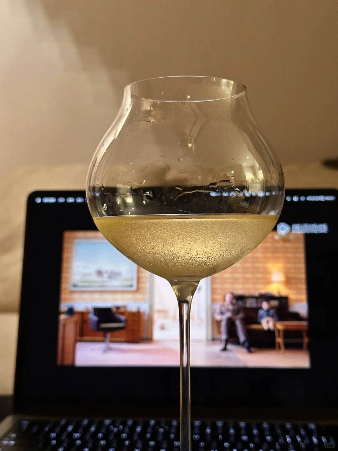 夜晚最有效的精神马杀鸡:开葡萄酒盲盒?