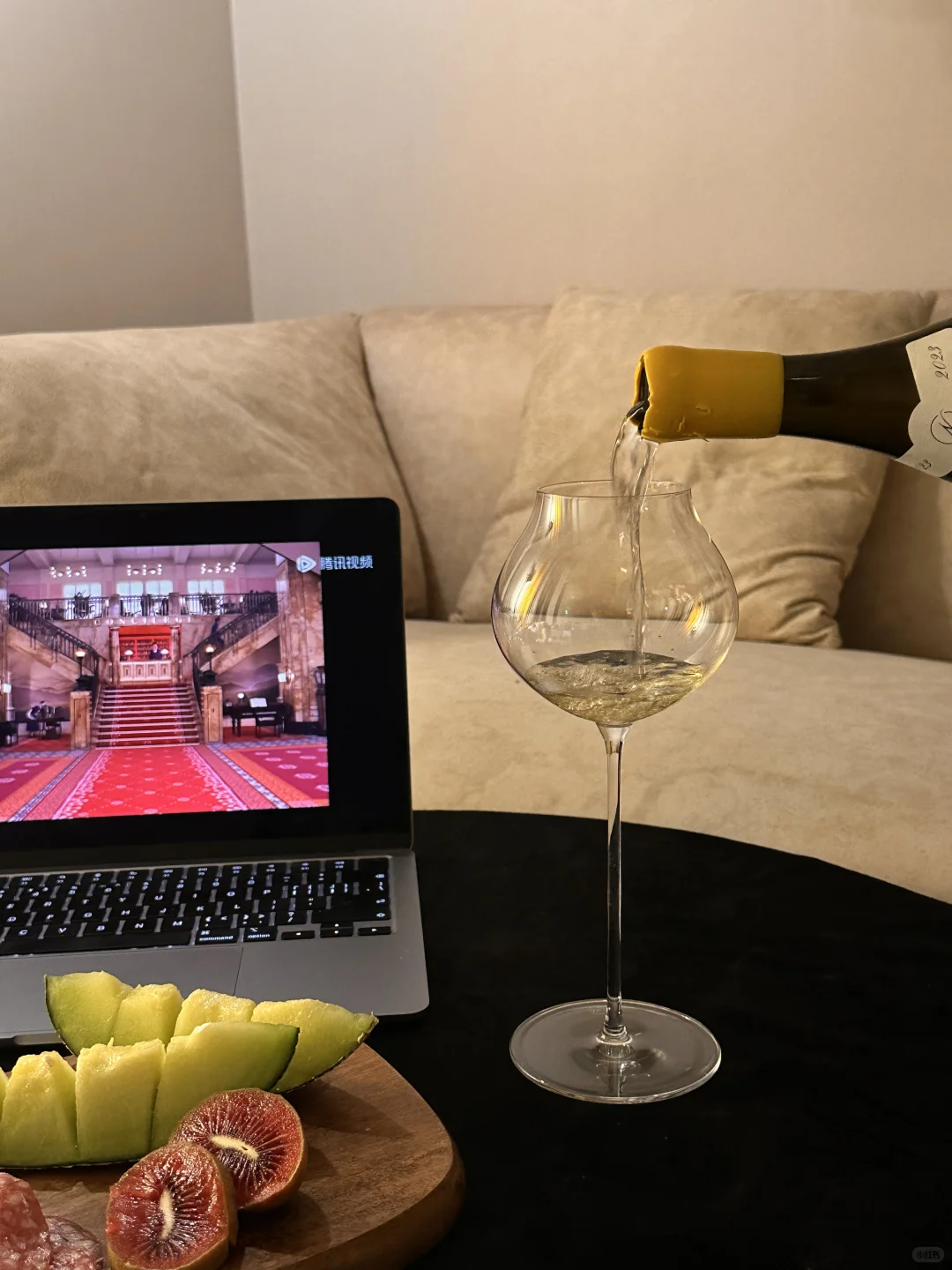 夜晚最有效的精神马杀鸡:开葡萄酒盲盒?
