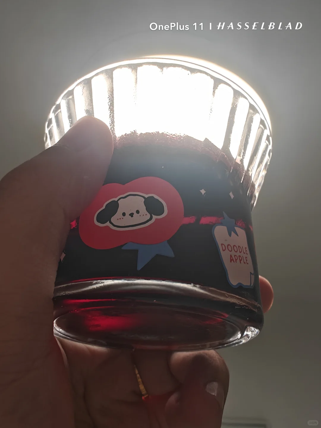 七宝杯酌葡萄酒，金花纸写清平词