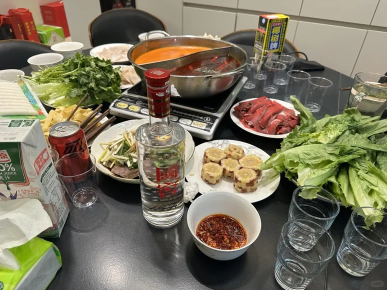 火锅搭配白酒这你受得了么
