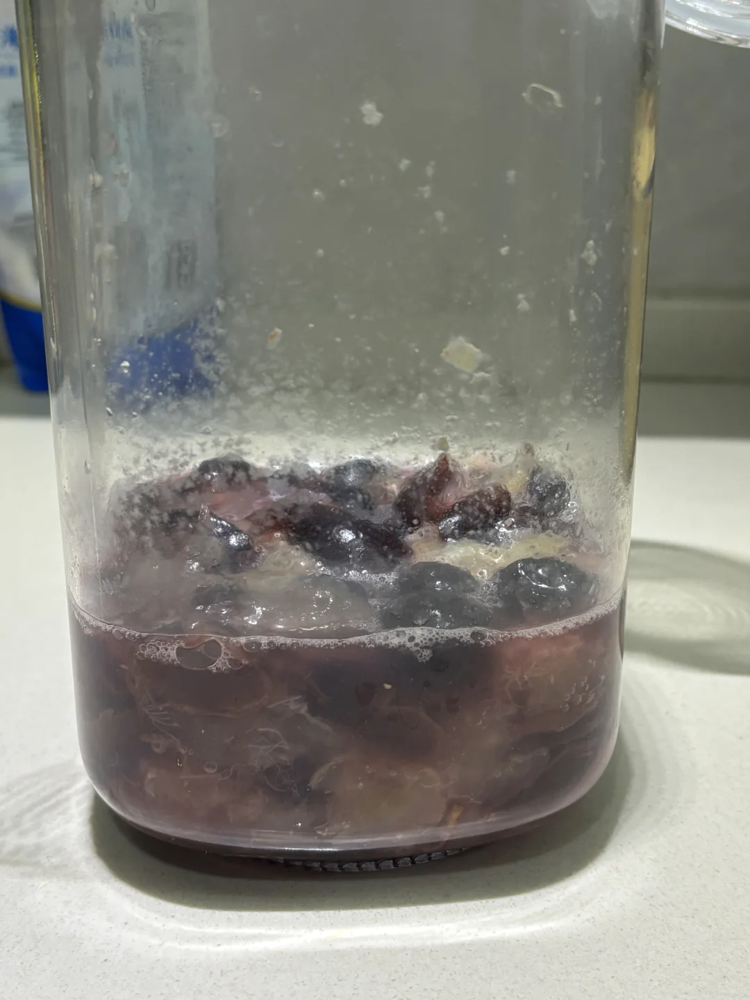 葡萄酒第二天就发霉了，这还能要不？