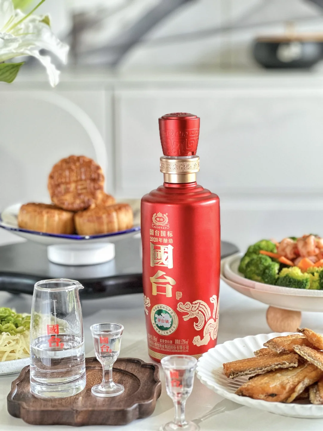 月圆举杯时，才懂团圆的真正味道