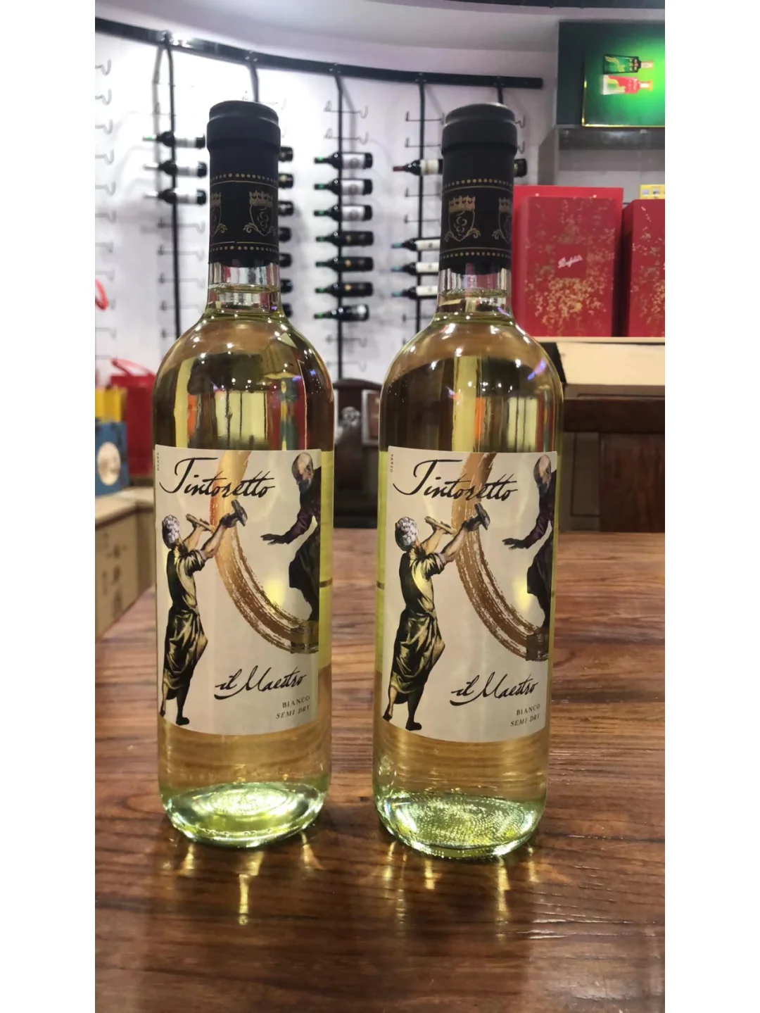 白葡萄酒是白葡萄酿的吗？