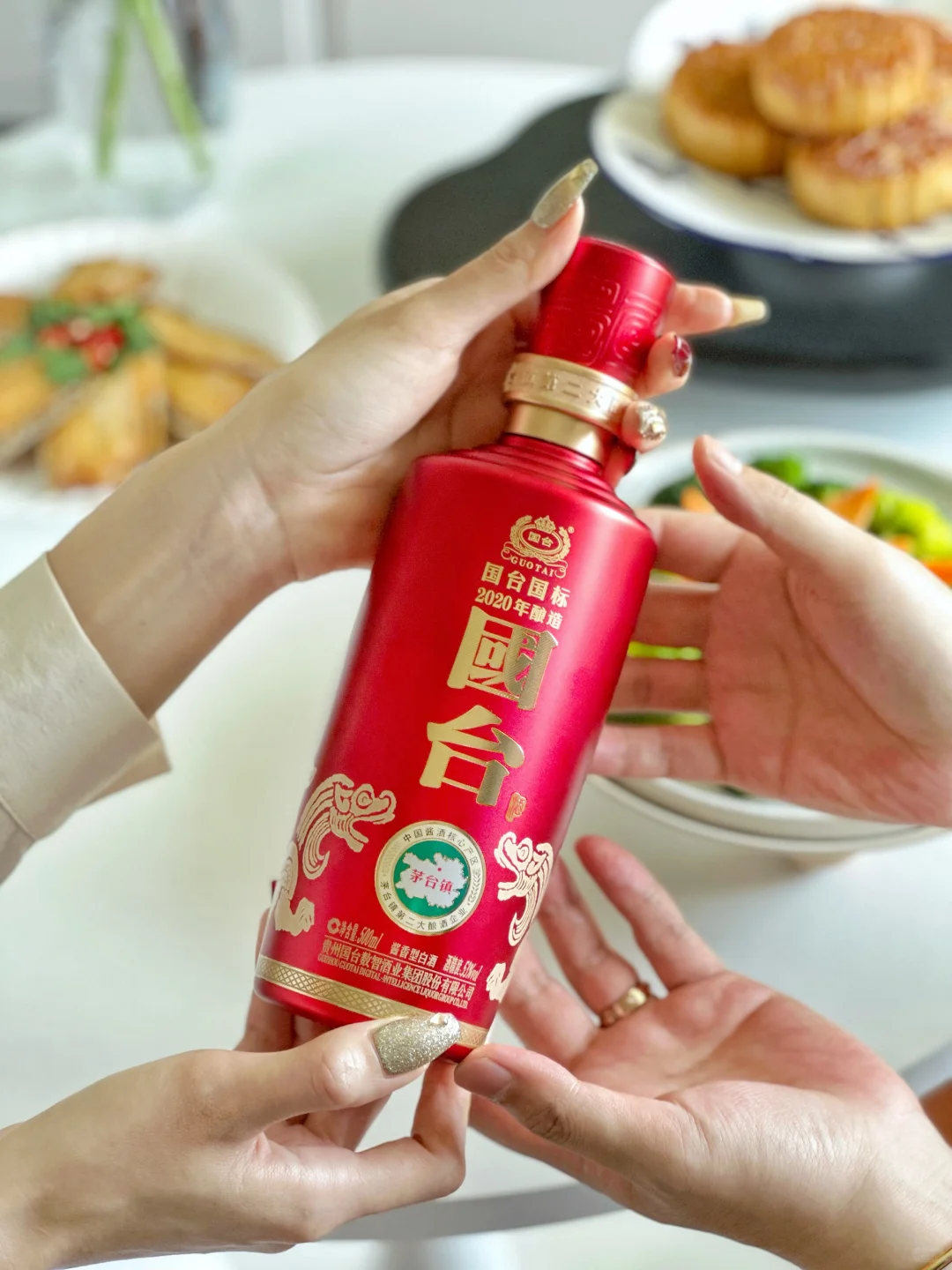 月圆举杯时，才懂团圆的真正味道