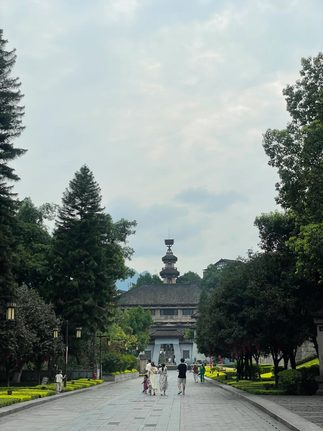 沁满一身酒香的我撑了半天吧