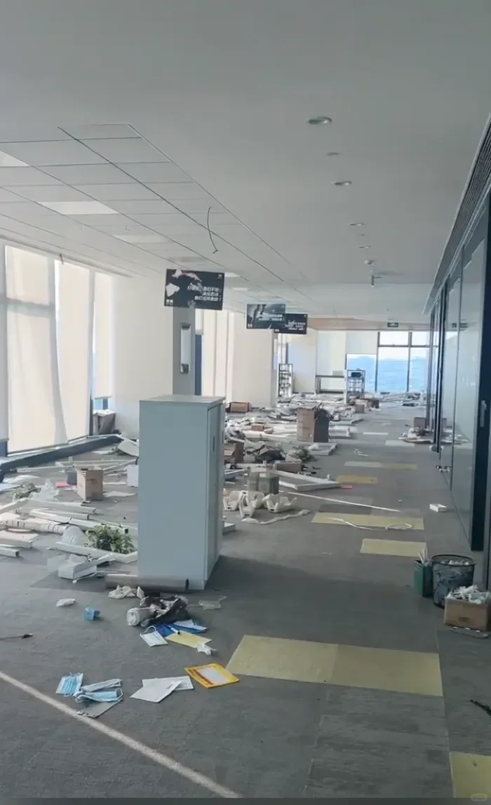 办公室早已人去楼空，新势力造车的疯狂背后