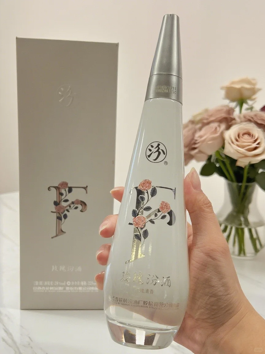 28 度玫瑰汾：女生喝白酒的温柔选择
