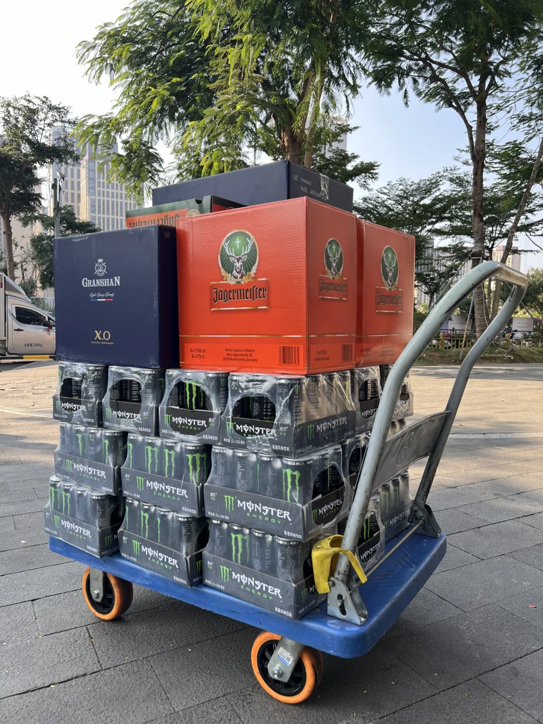 裸辞创业，酒水批发一个月收入多少？