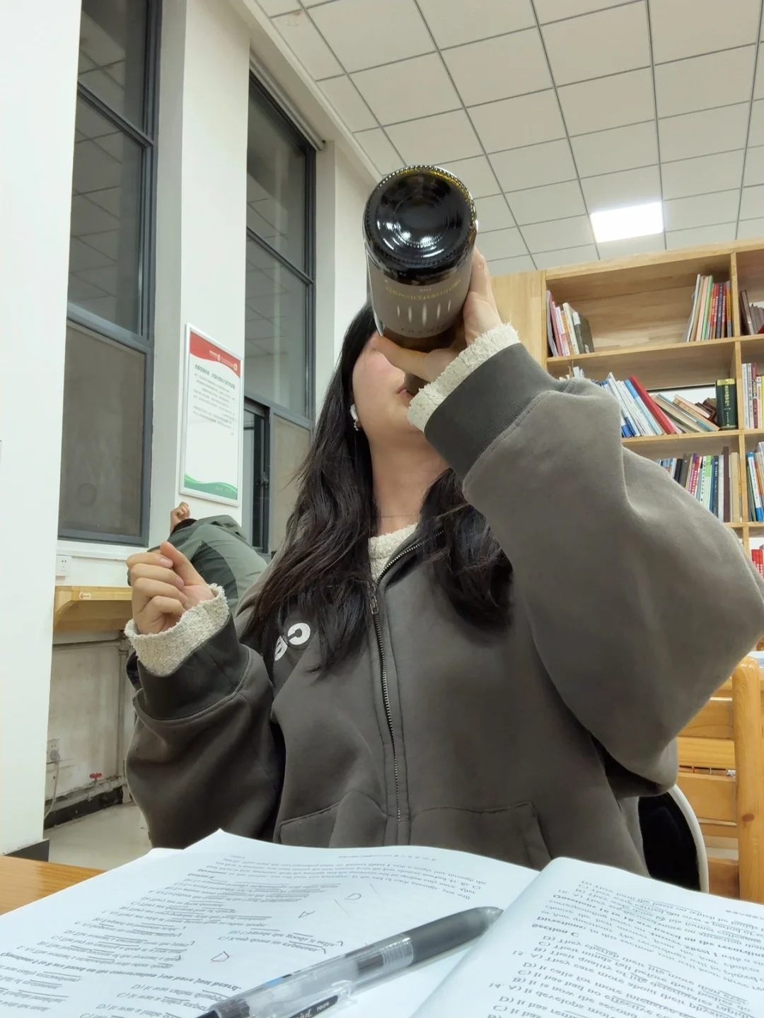 你知道的我们学葡萄酒的都是拿酒当水喝的