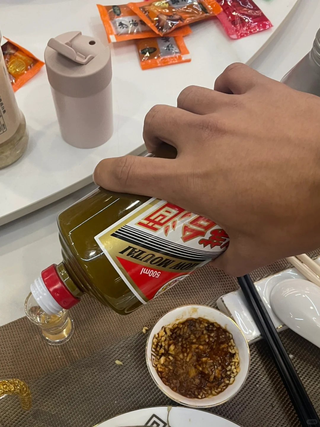 品鉴白摘要