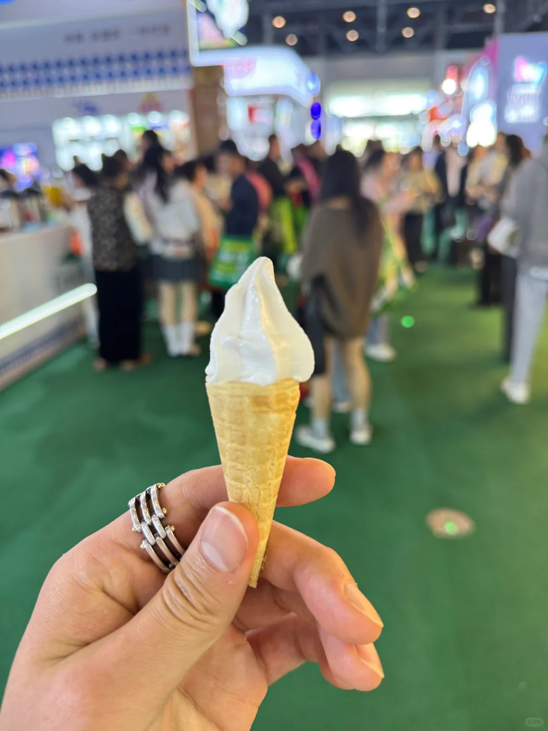 日本人第一次参加糖酒会，太好玩了