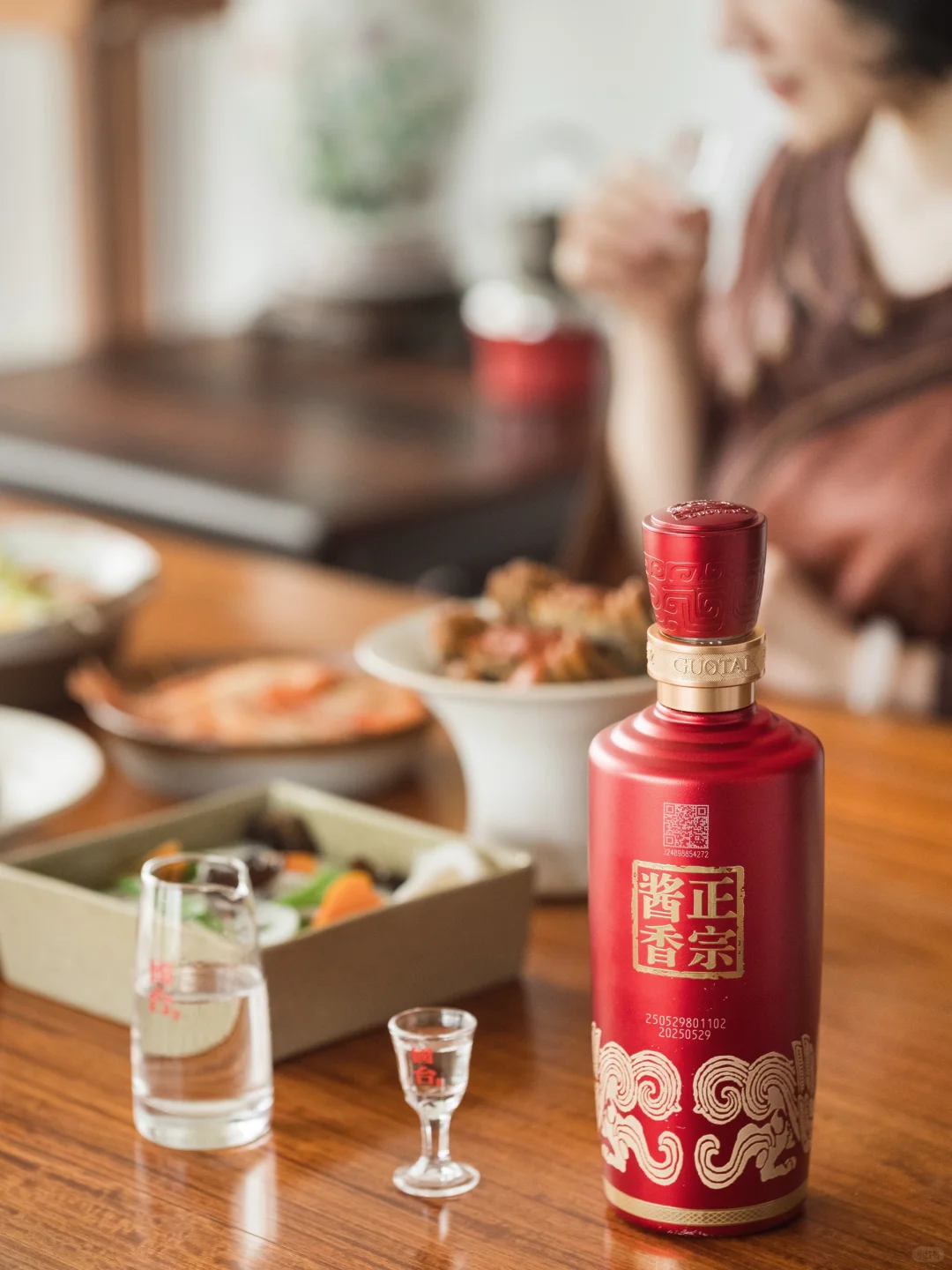 一杯真实年份酱香，敬多彩的生活和深情的你
