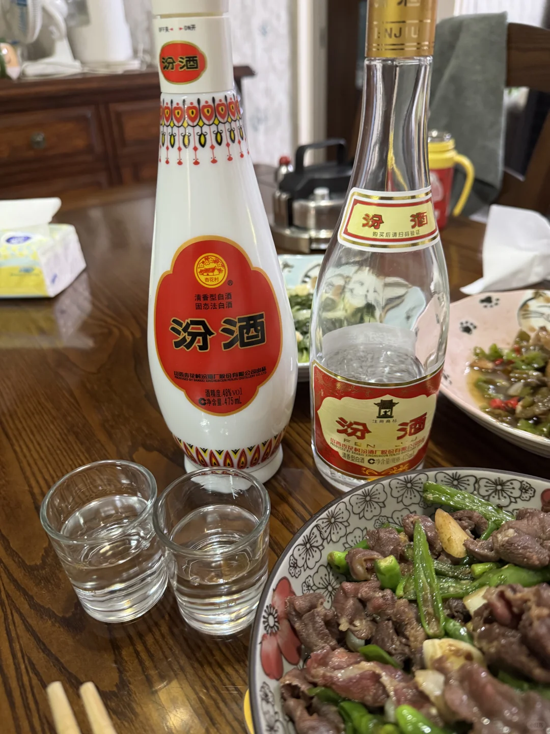 辣椒炒牛肉配汾酒