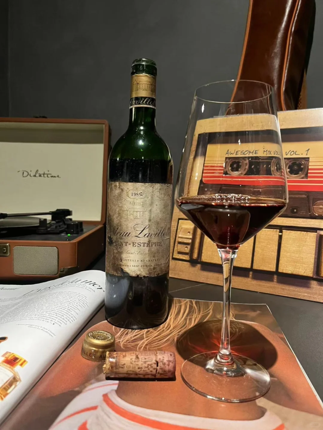 破烂酒标难掩英雄本色!89年波尔多太美?