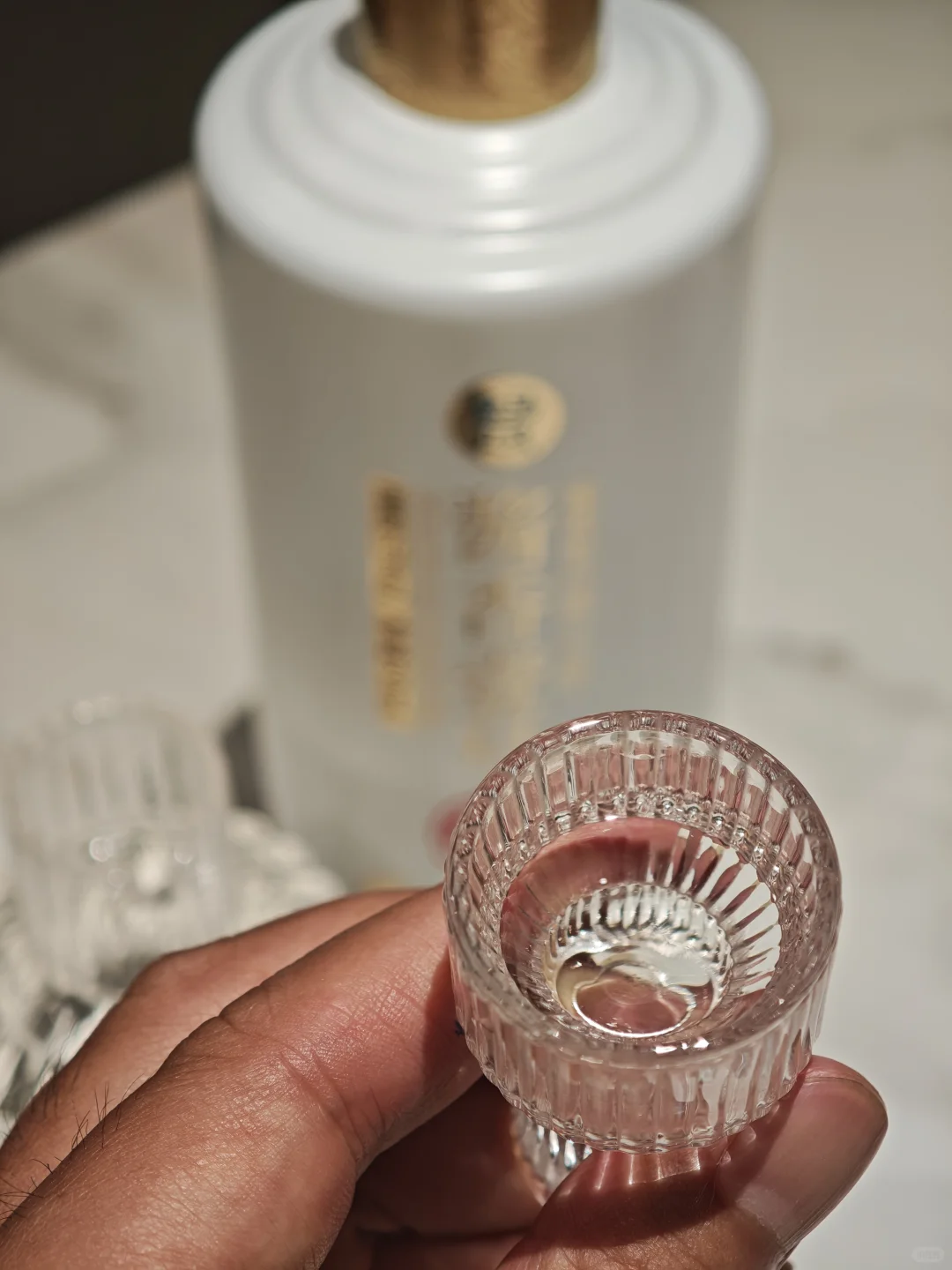 他竟然开了一瓶白酒，还是酱香的！