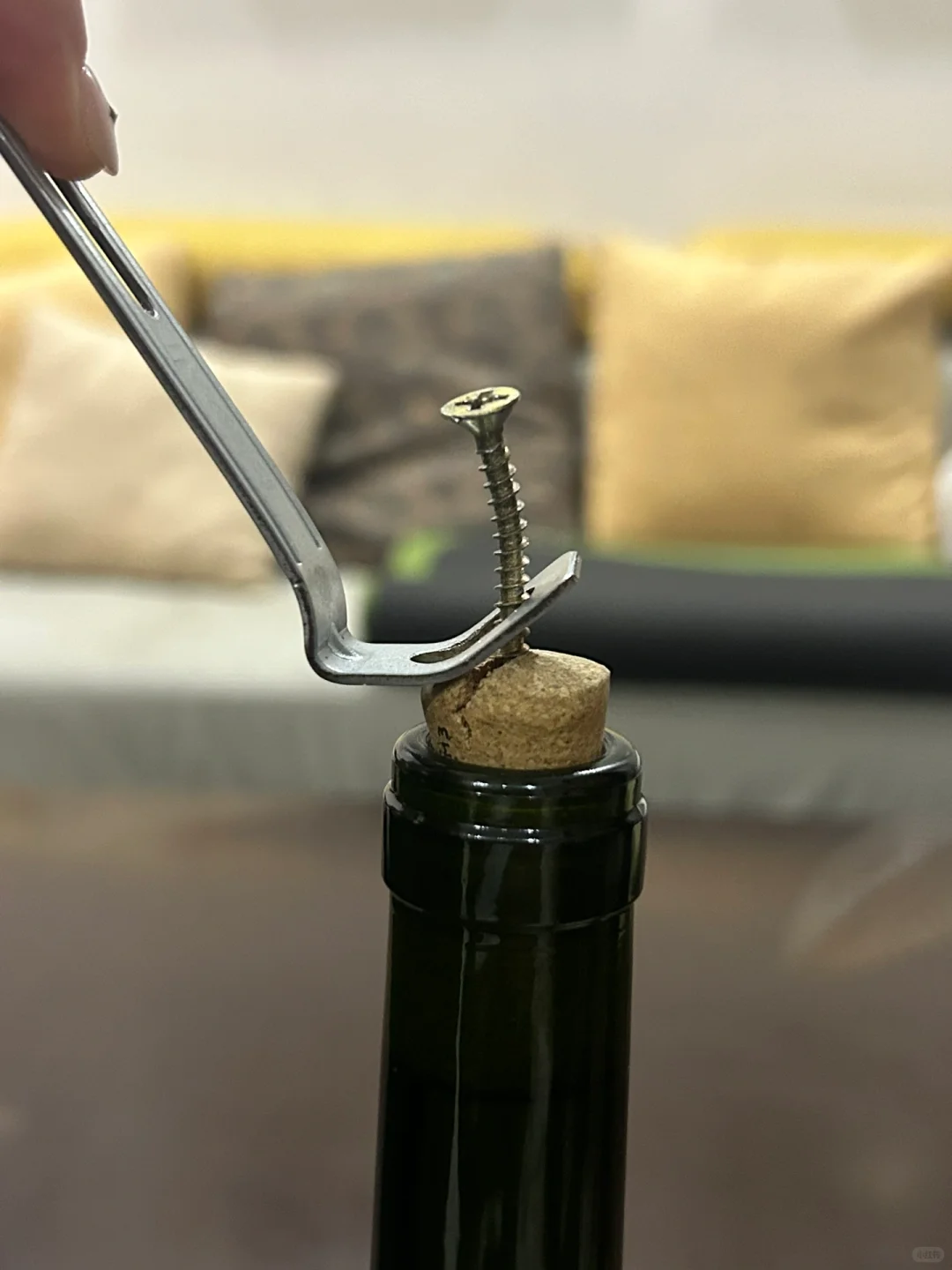没有红酒起子如何开红酒！看这一篇就够了