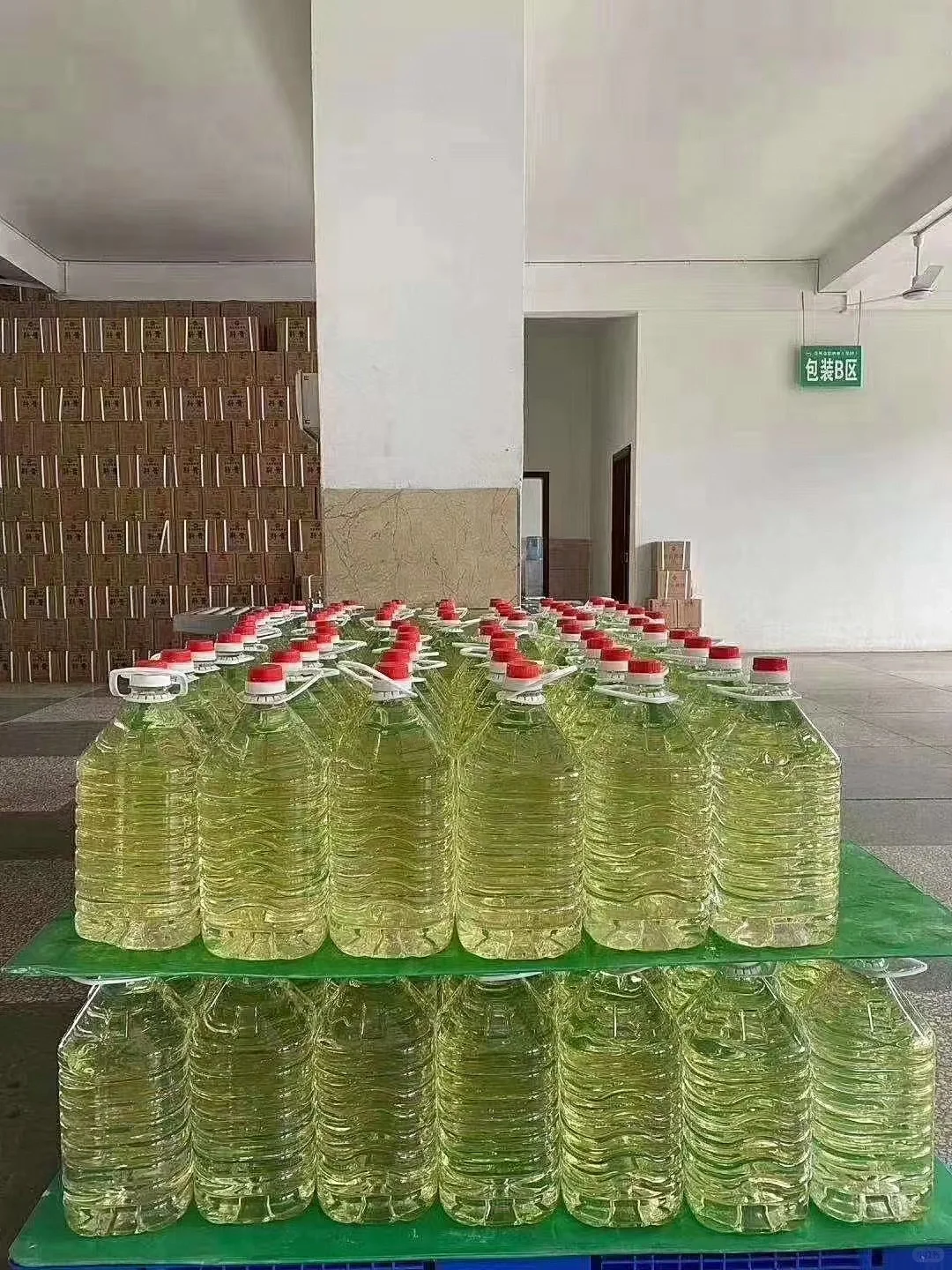 纯粮食酿造，酱香型白酒