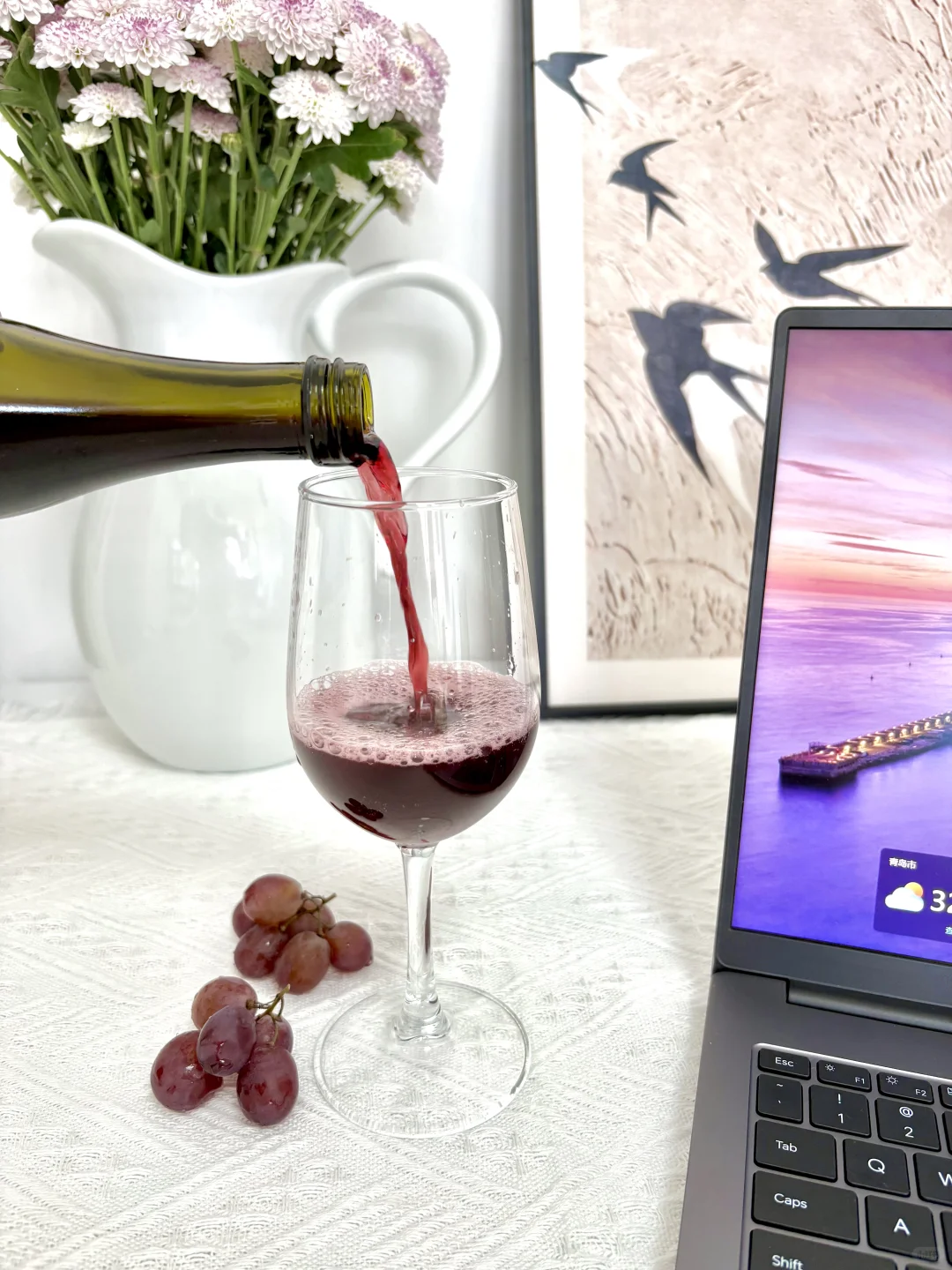 夏日微醺仪式：一杯冰爽果酒，一扫盛夏的疲惫