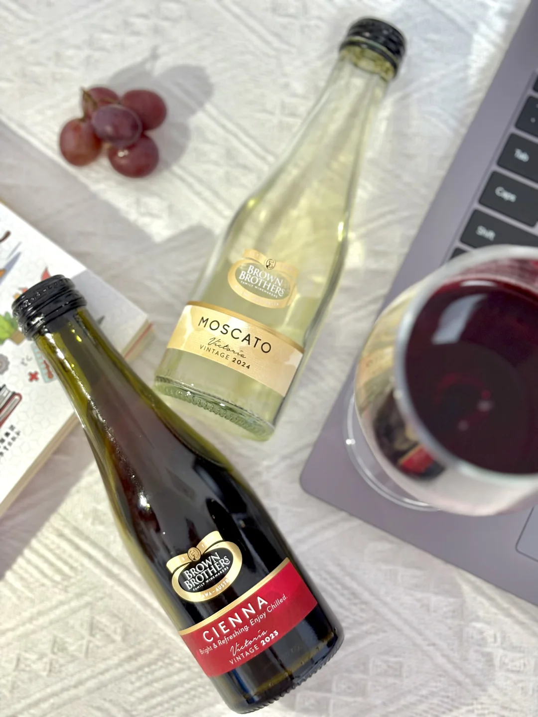 夏日微醺仪式：一杯冰爽果酒，一扫盛夏的疲惫