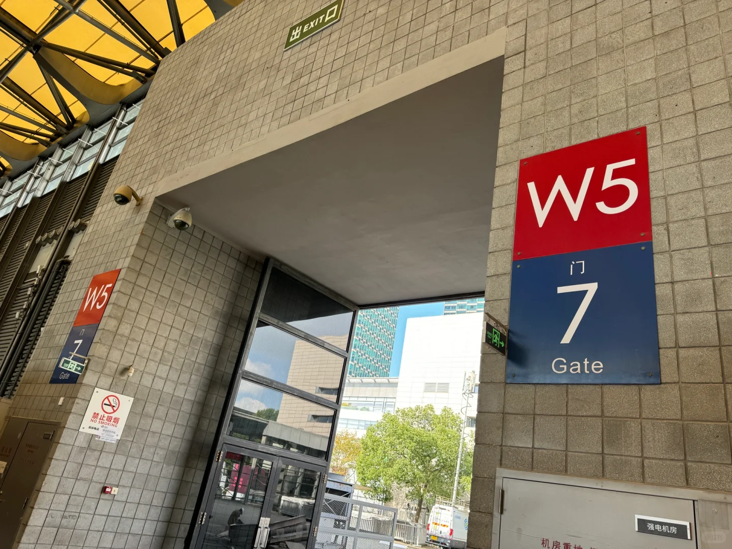 ProWine第一天，人出乎意料的多