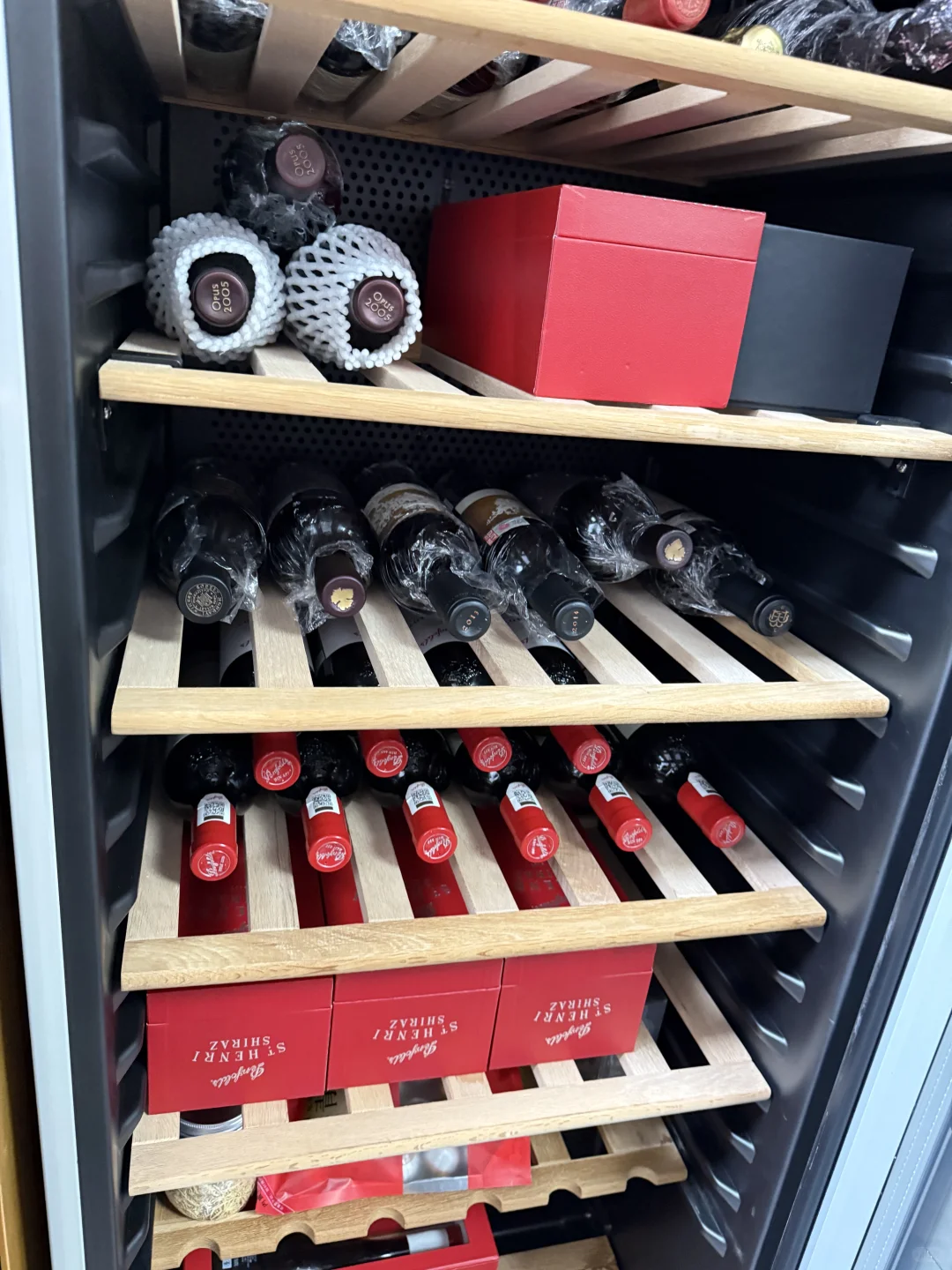 家里摆酒 越放越有 一点小爱好 五颜六色