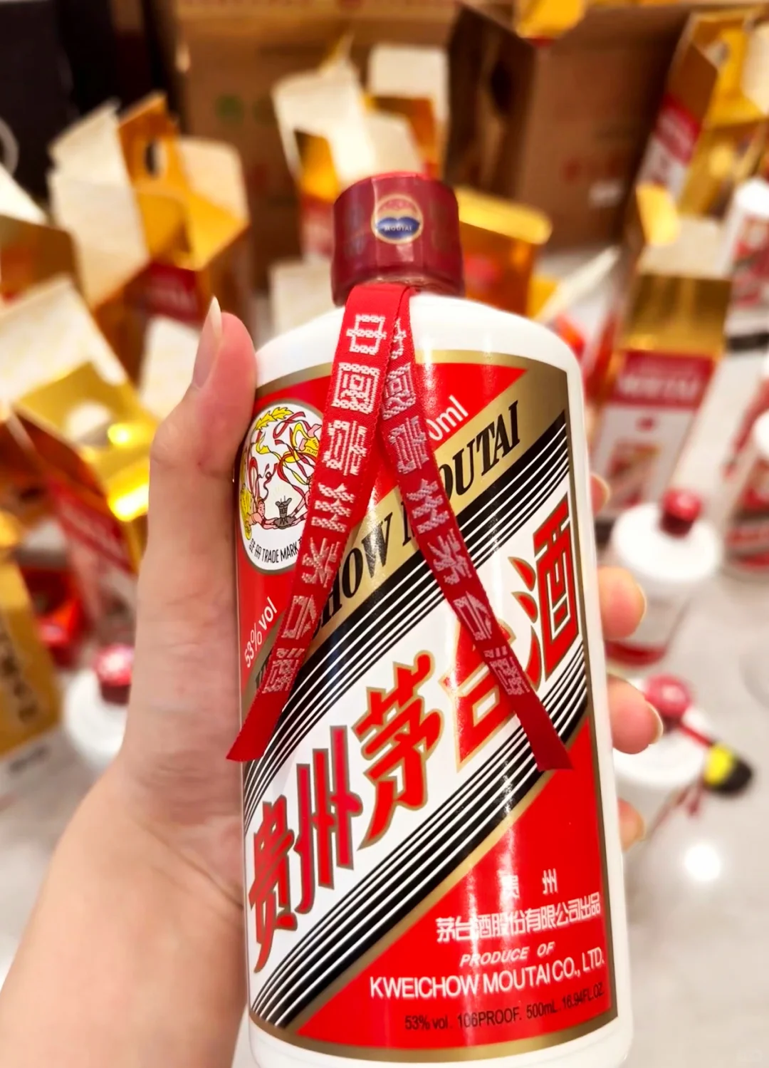 2399一箱的茅台都有人买！???真TM有钱！?