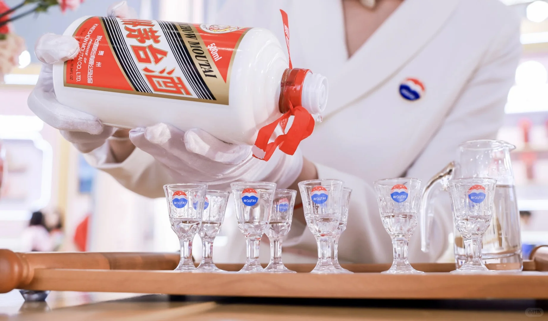 天！排这么长的队伍…