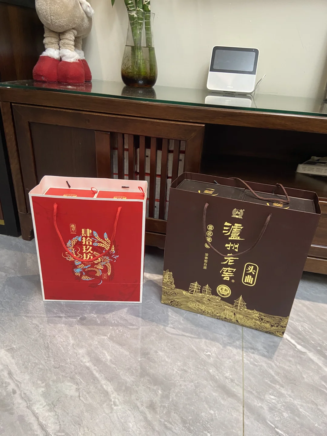 亲戚拿来的酒 不知道价格 该怎么回礼