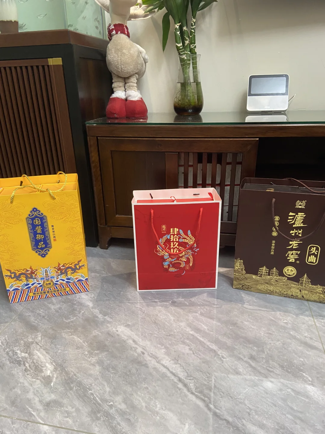 亲戚拿来的酒 不知道价格 该怎么回礼