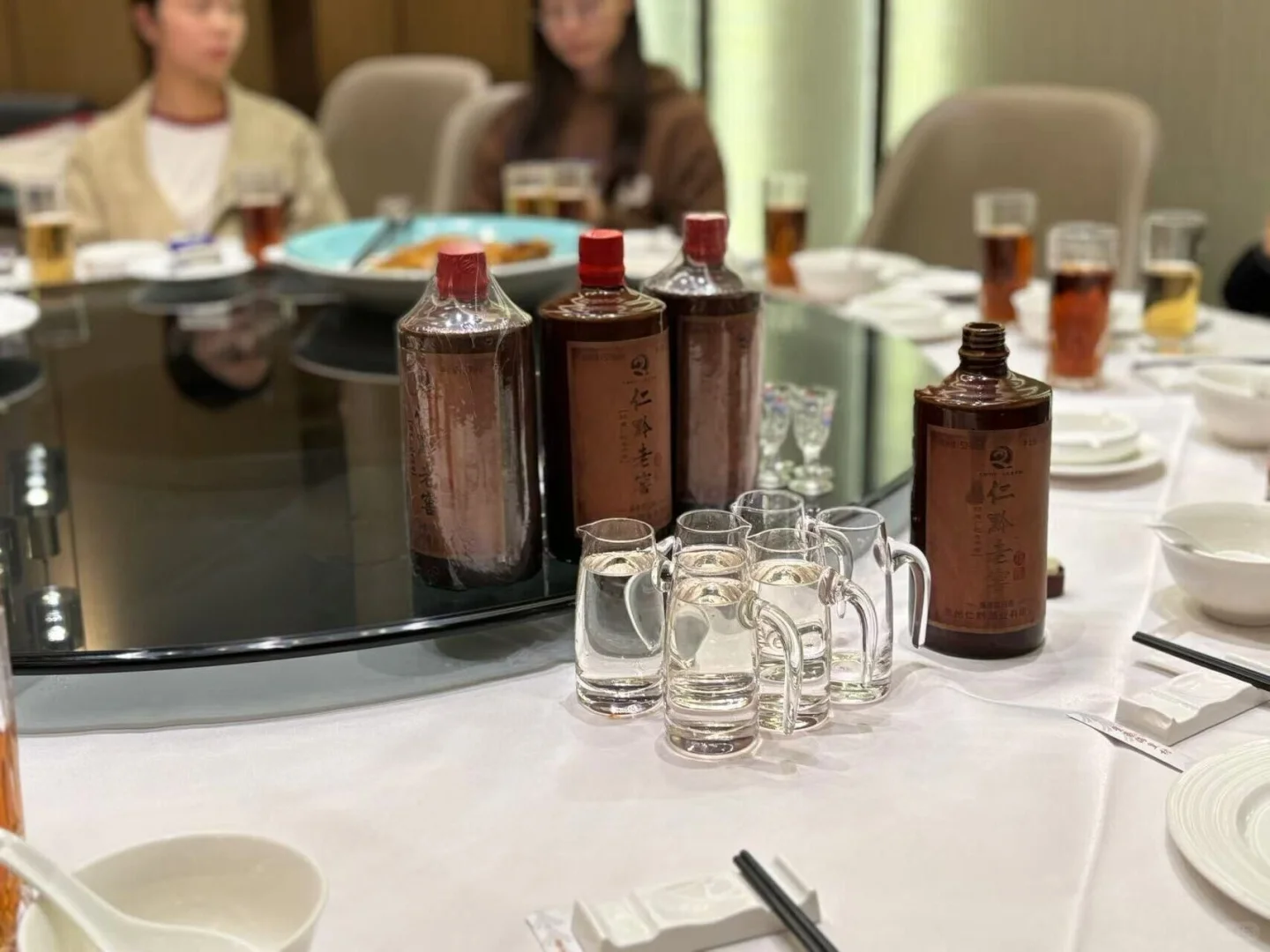 为什么年份老一些的酱酒要像红酒一样醒一下