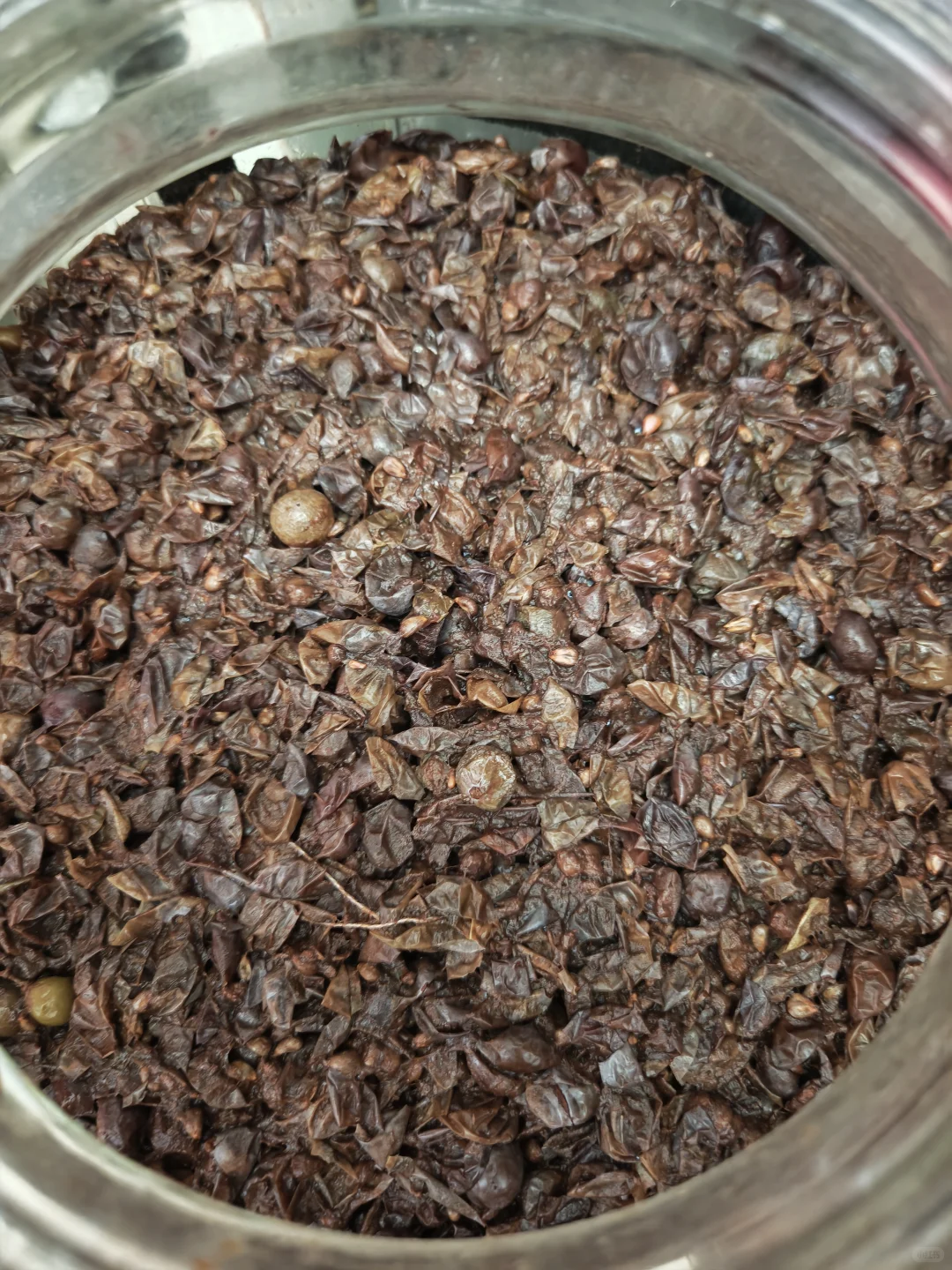 自酿葡萄酒半过月了，请教专业酿酒人士