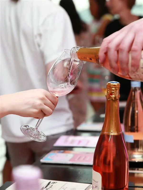 用一杯桃红酒?读懂文艺复兴的浪漫