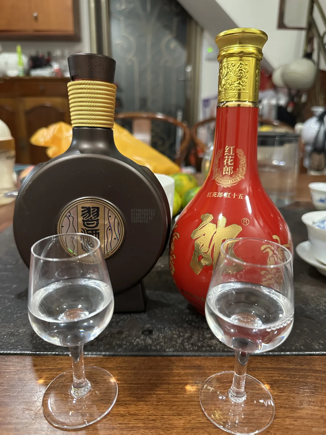 习酒窖藏1988 VS 红花郎红十五