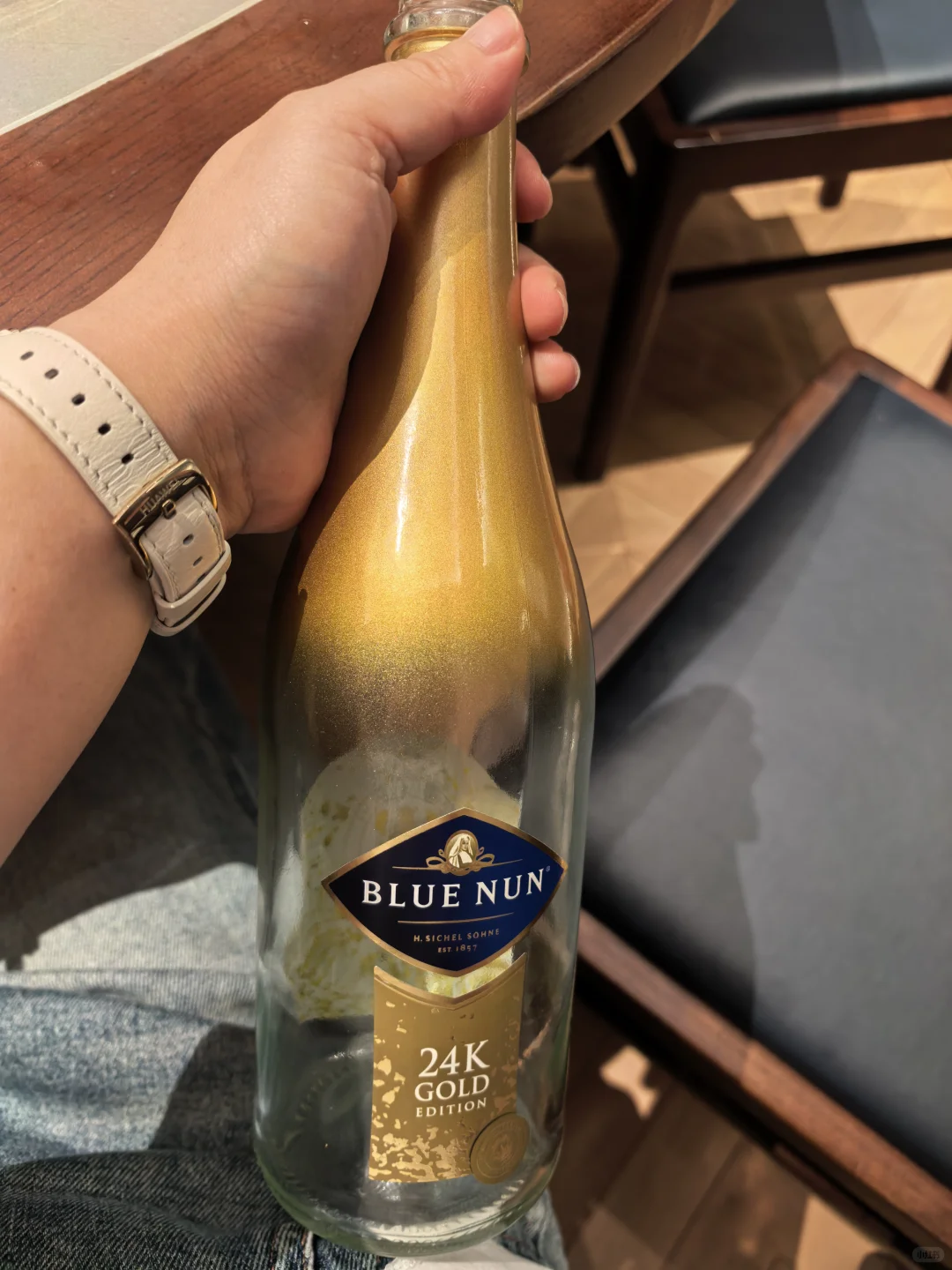 最近有关醉鹅娘隐隐晦晦的消息跟行业挂钩？