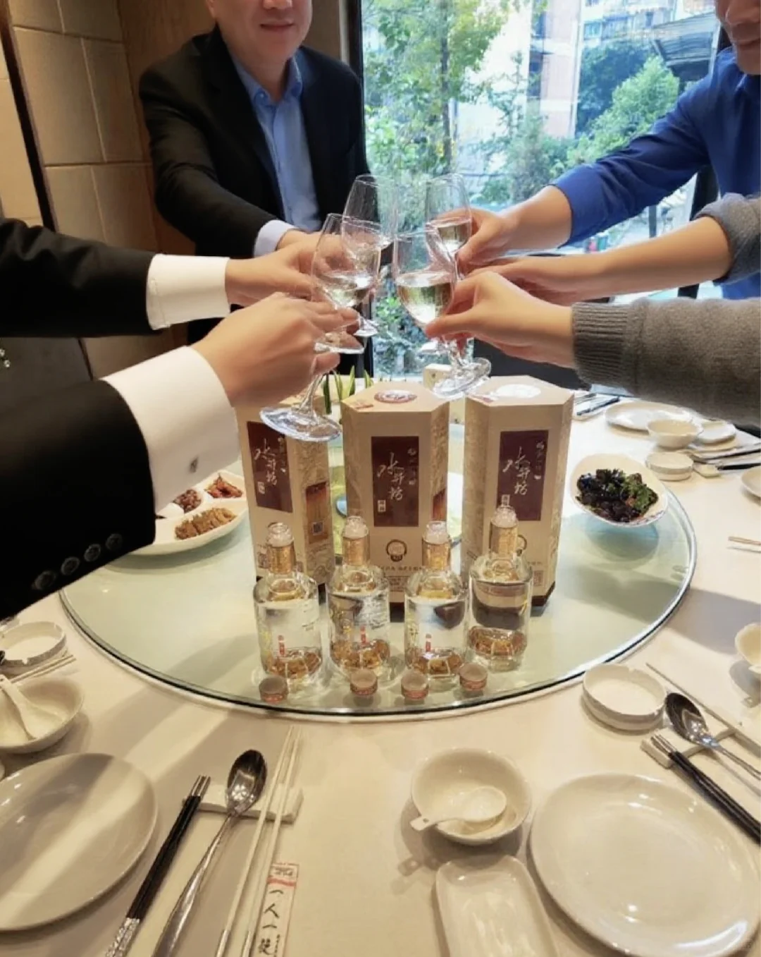 喝美酒庆美事