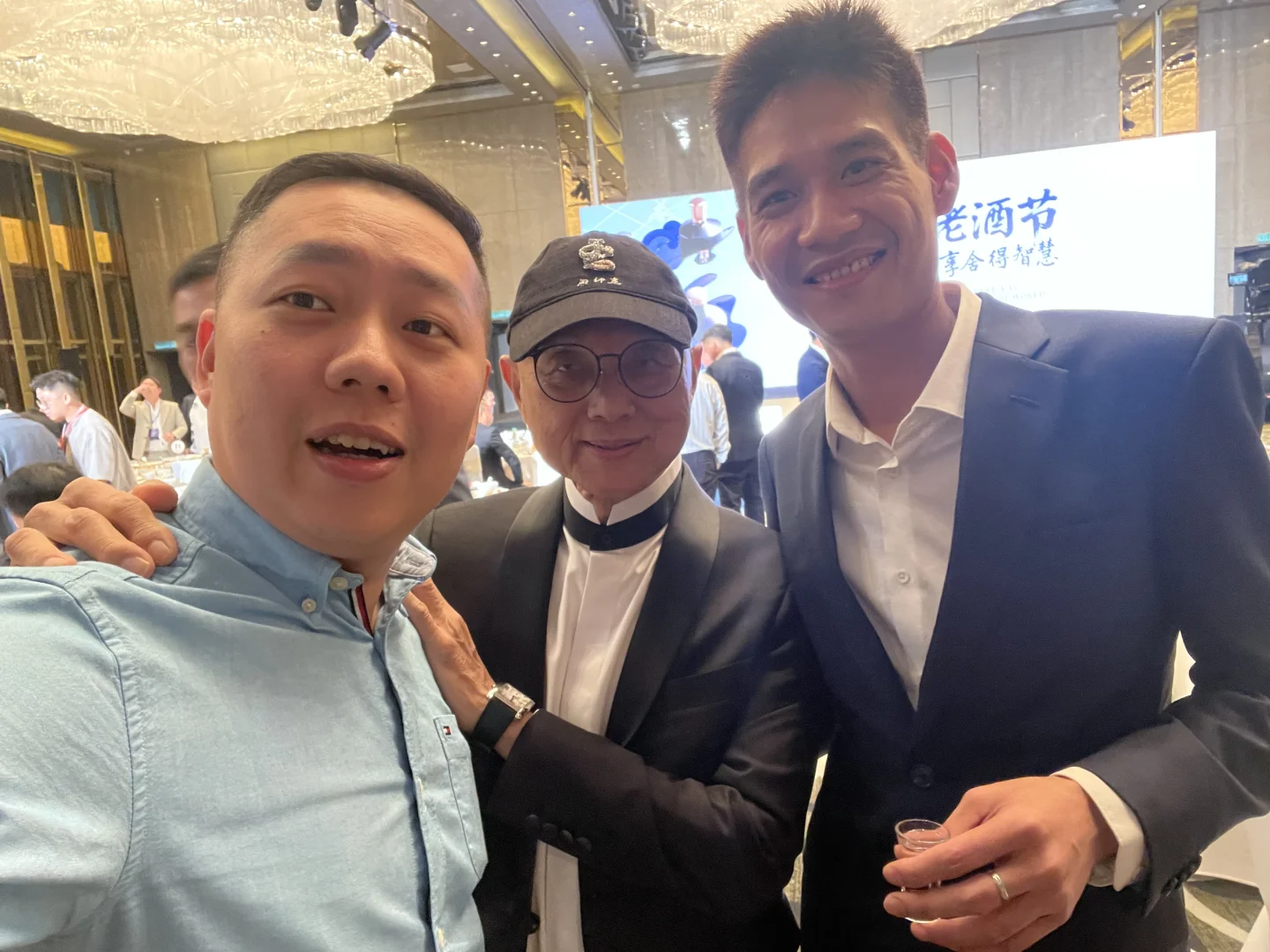 【昨晚喝了一场酒，顺便支持了下一代】