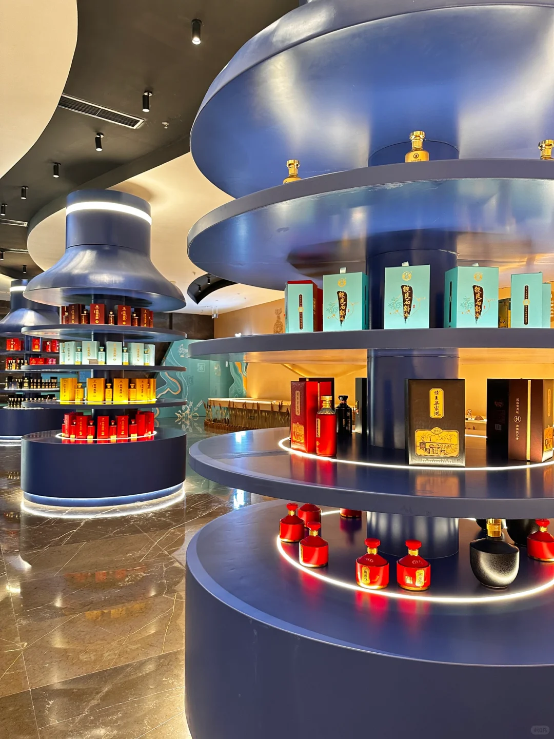 贵阳！ 酒博城 品酒品到舒服?