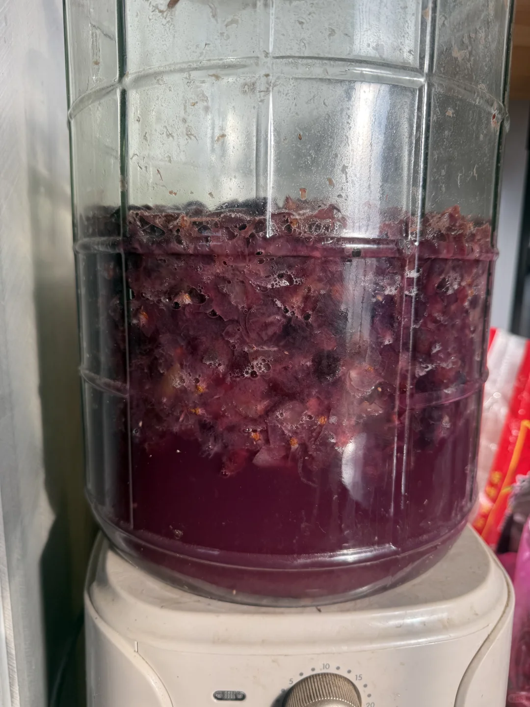 葡萄酒差点爆炸，气体老是不消，求助
