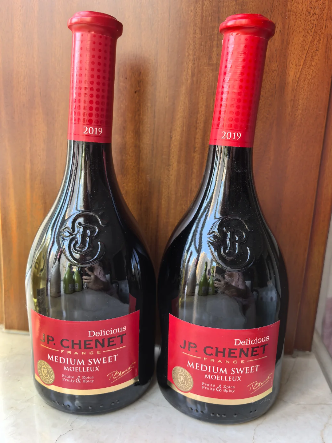 香奈半甜红葡萄酒