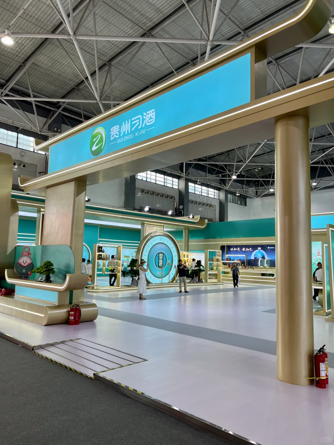 第一次来酒博会…想问这样玩对吗！