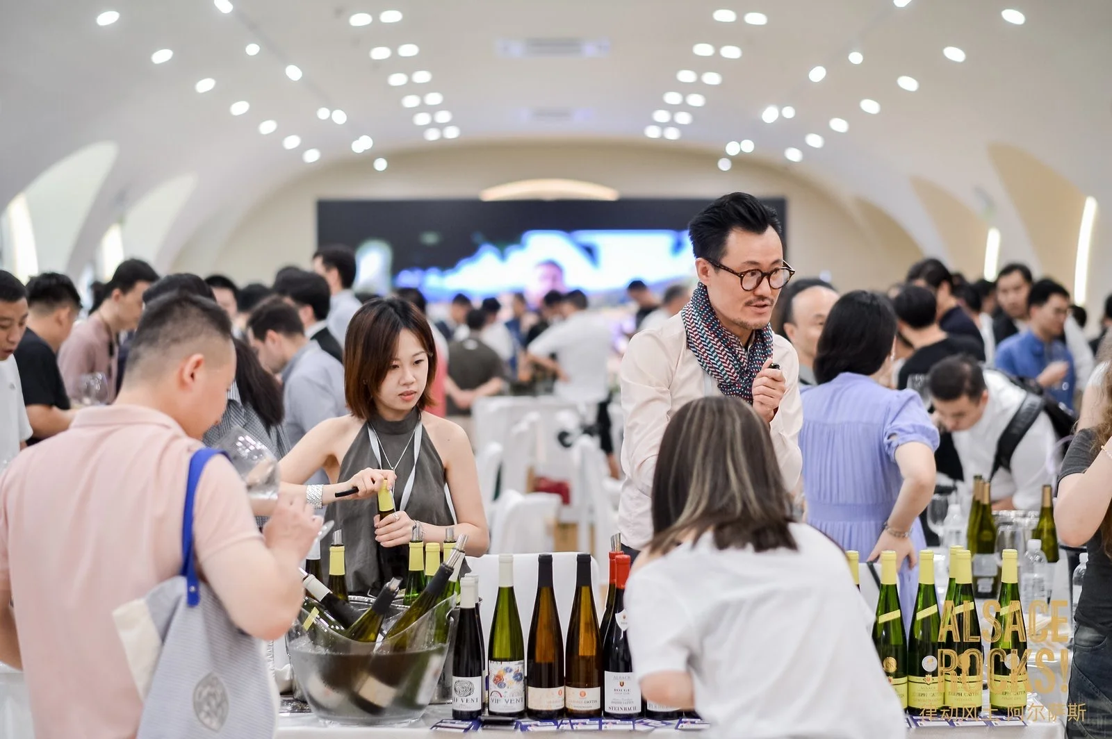 友情客串在阿尔萨斯酒展