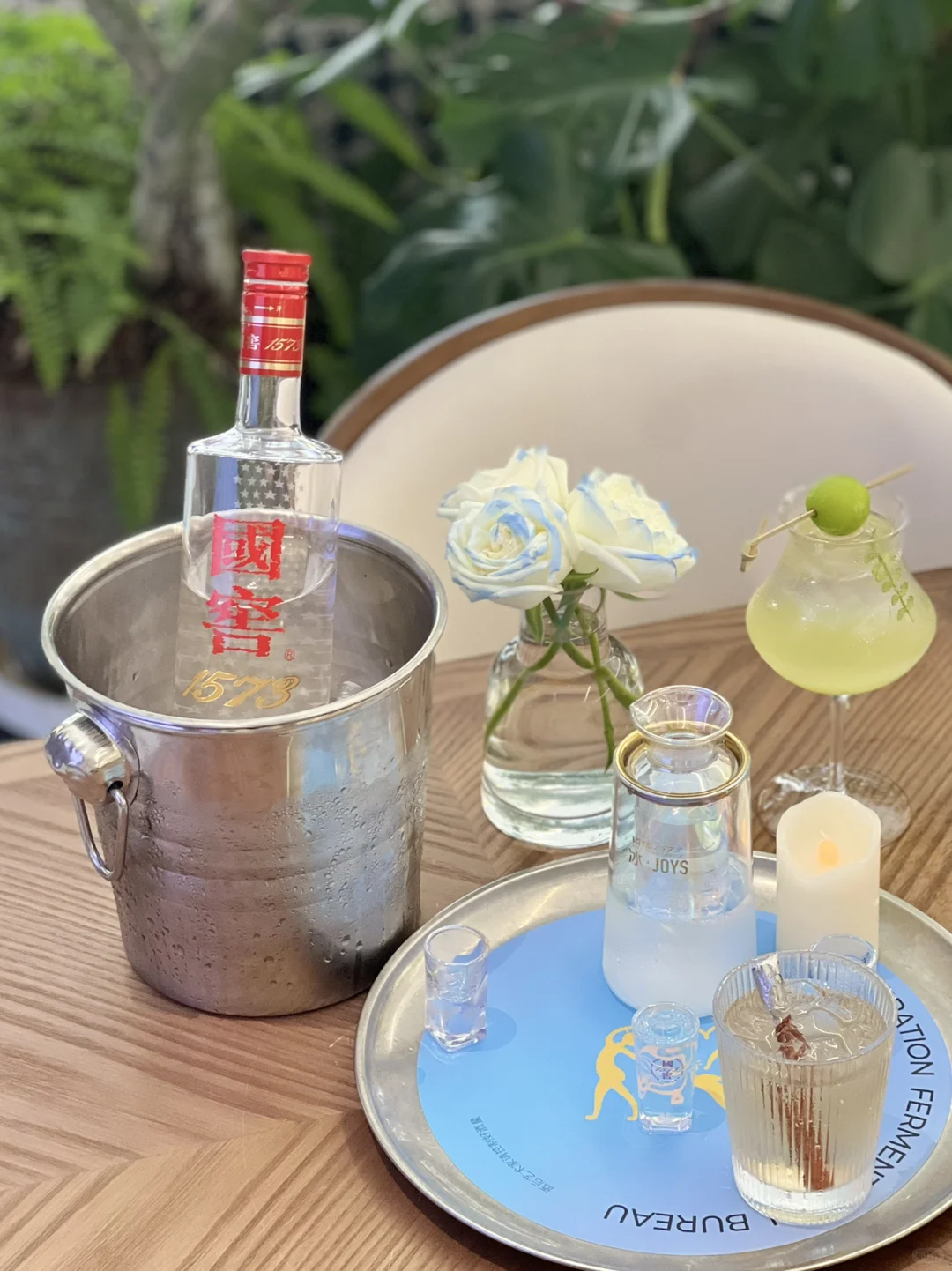 798看展|冰白酒与微醺艺术家????