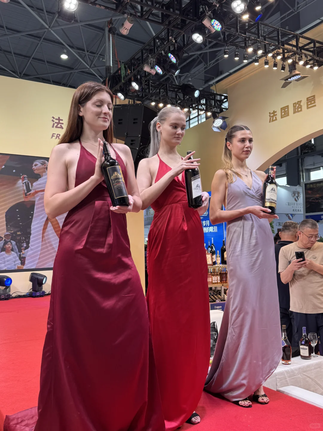 别拦我！我要去酒博会看村T喝精酿