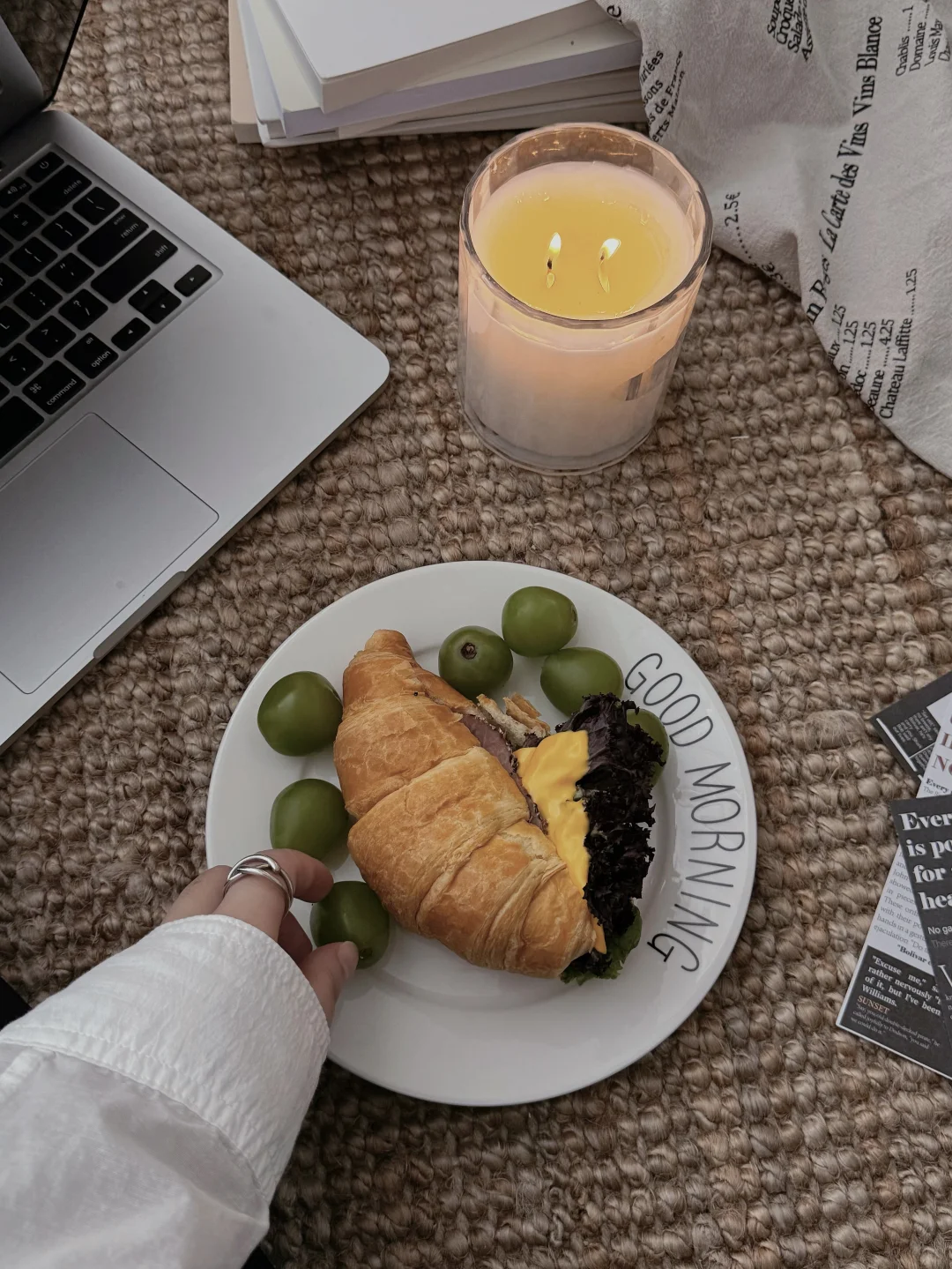 有些感受，本就不必说给世界听