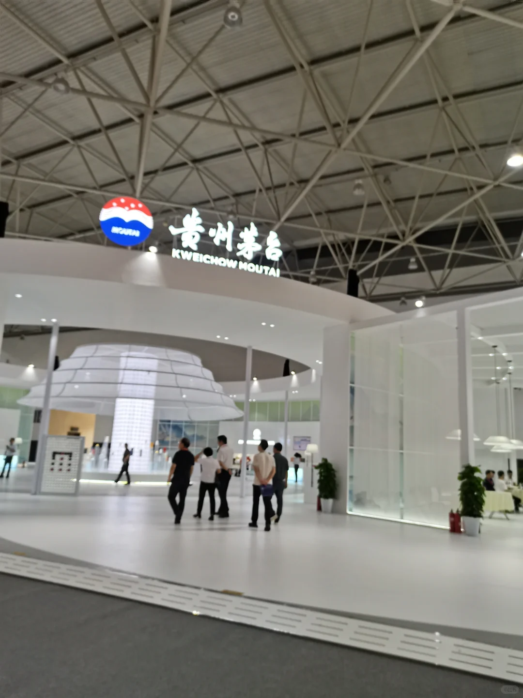 来酒博会不得喝个几千块钱的酒再回去？