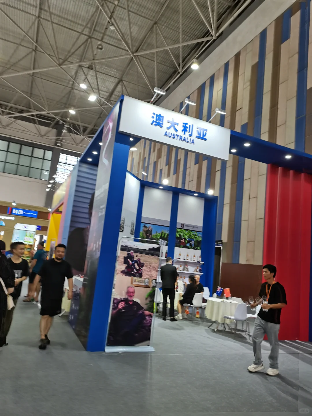 来酒博会不得喝个几千块钱的酒再回去？