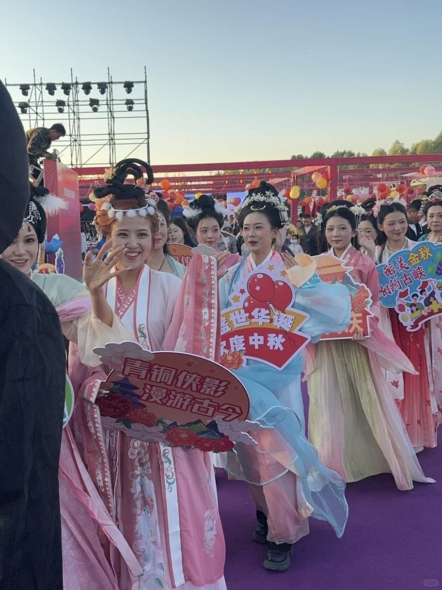 国庆冲青铜峡！葡萄酒文化节太会玩了?