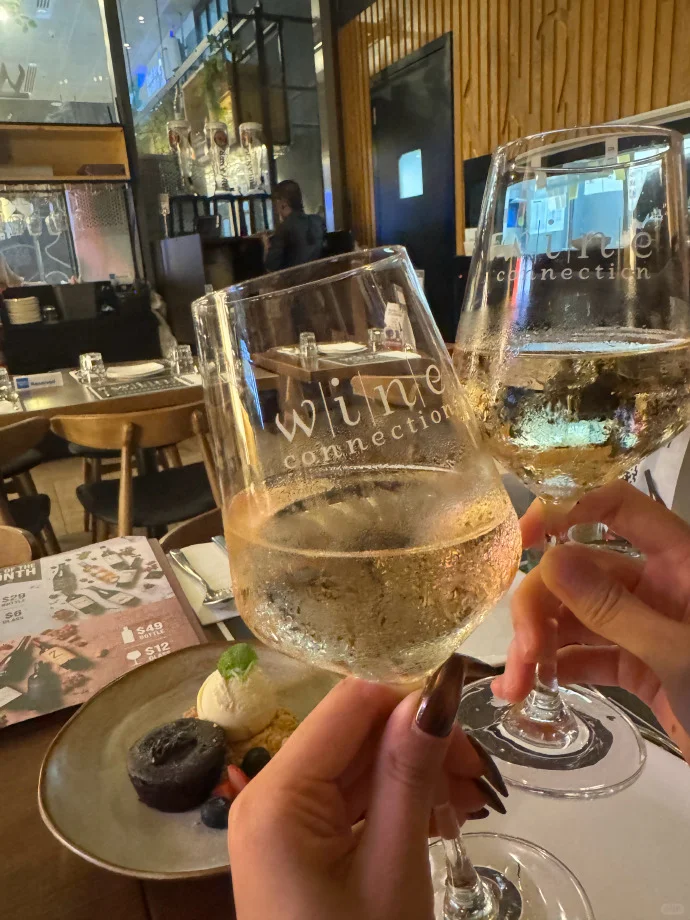 不会再喝葡萄酒了 头疼?