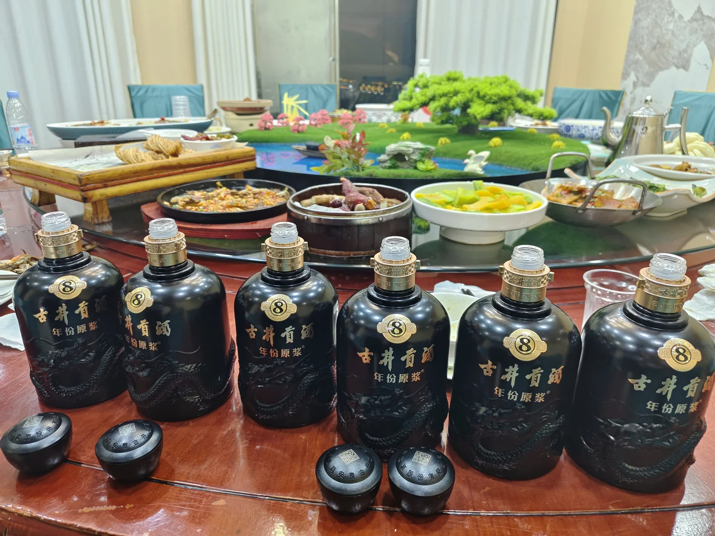 00后“白酒特种兵”?正式接市场的一天！